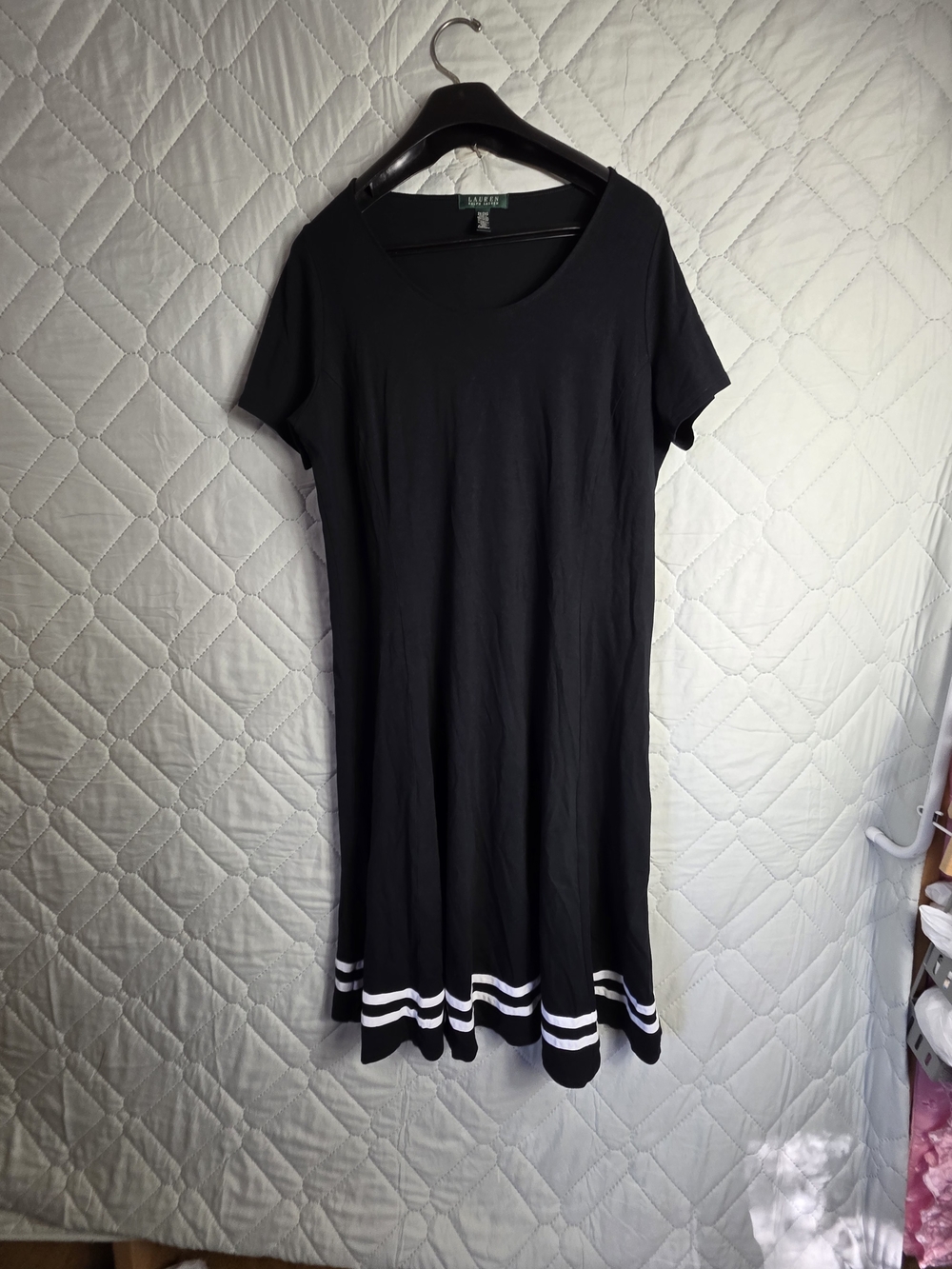 Lauren Ralph Lauren Black Short Sleeve Stretch A Line Swing Midi Dress
Sz 2XL